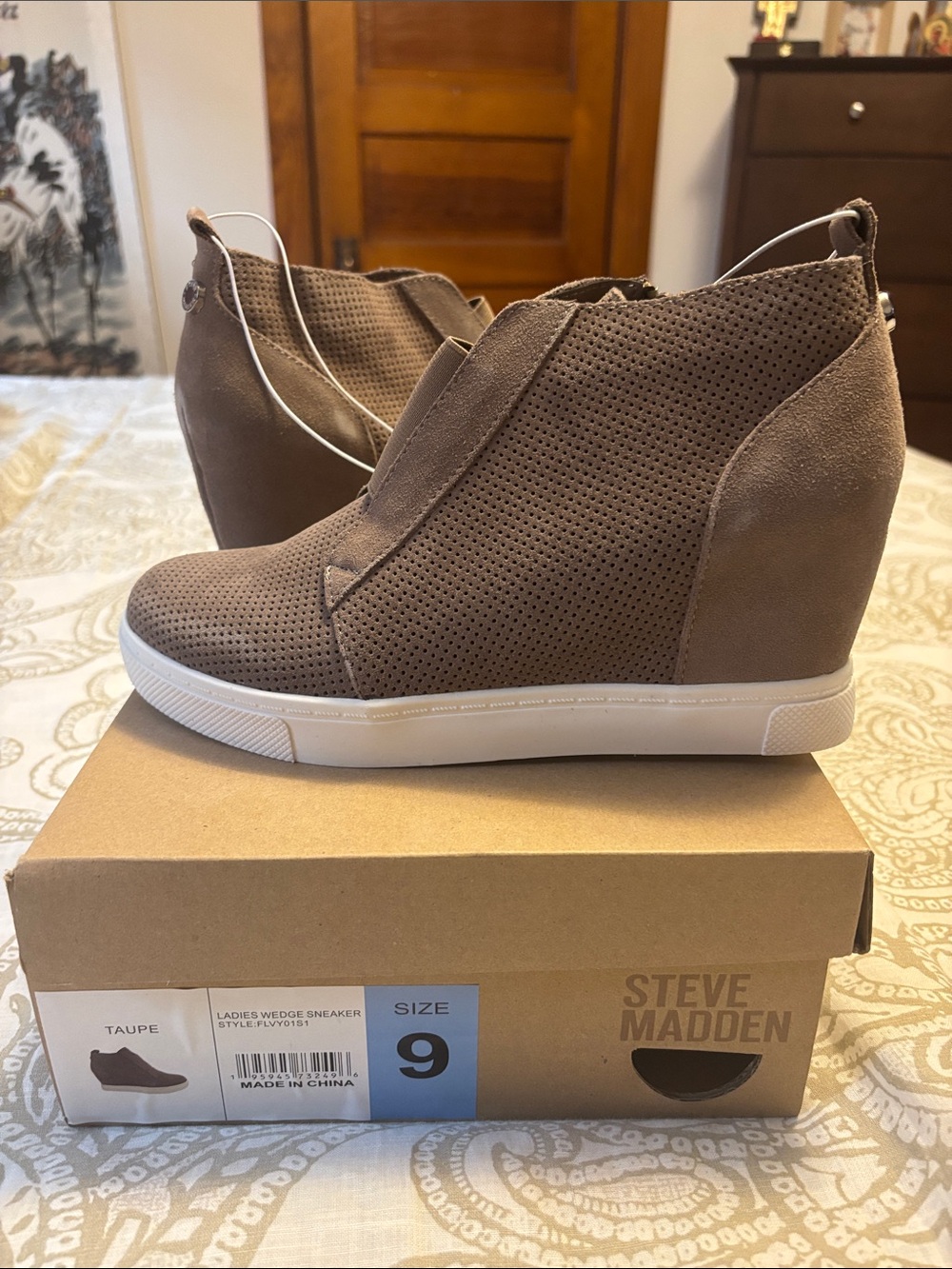 NIB Steve Madden Taupe Wedge Sneaker